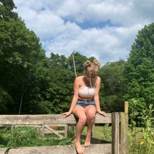 Meet your Posher, Nicole